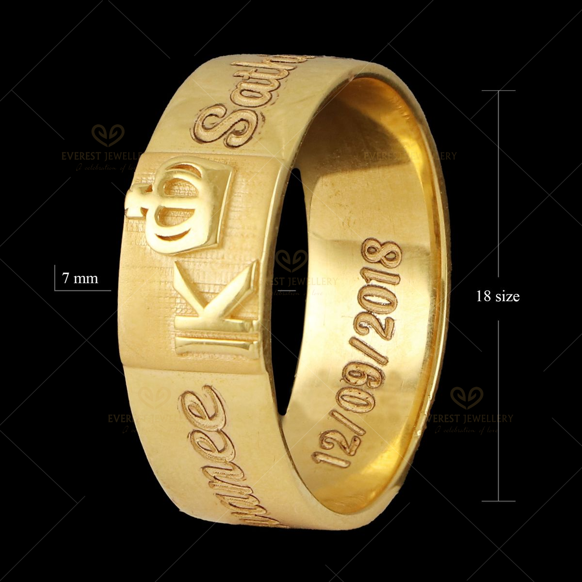 Celebrity Diamond Signet Ring with Initial in Real Gold 10k / 14K –  NamePlateDepot